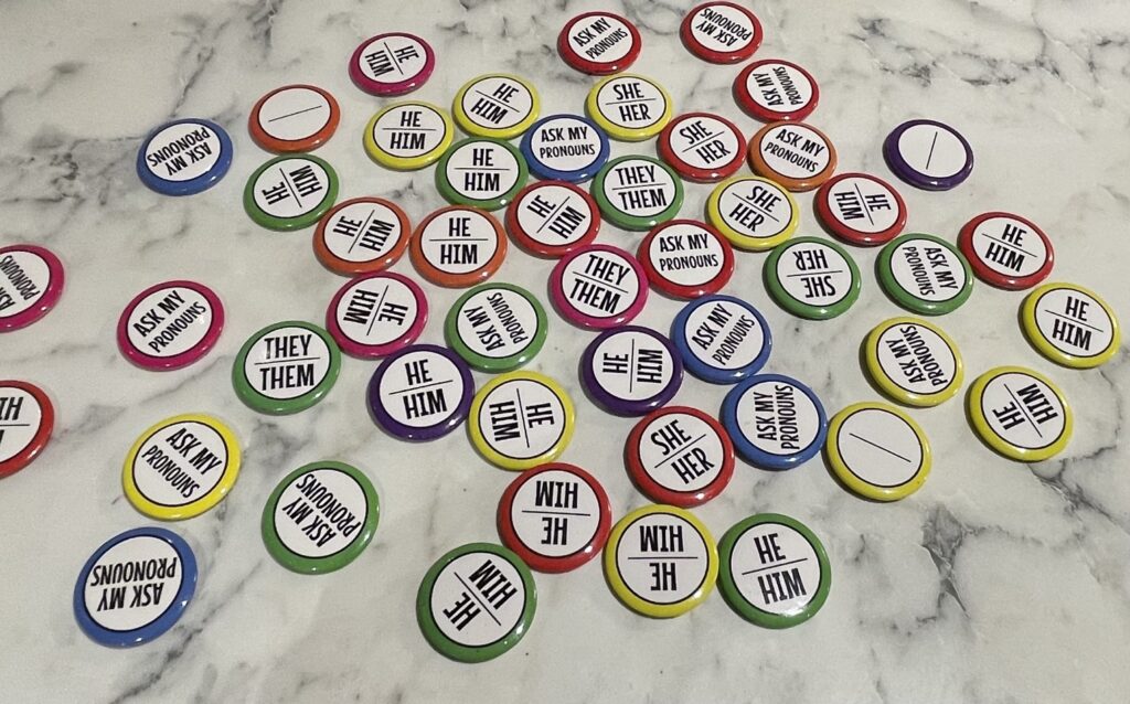 pronoun badges